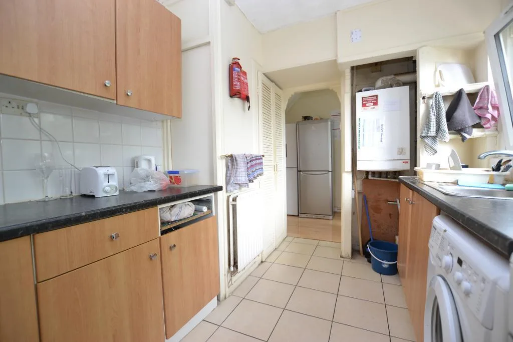 4 bedroom maisonette for rent