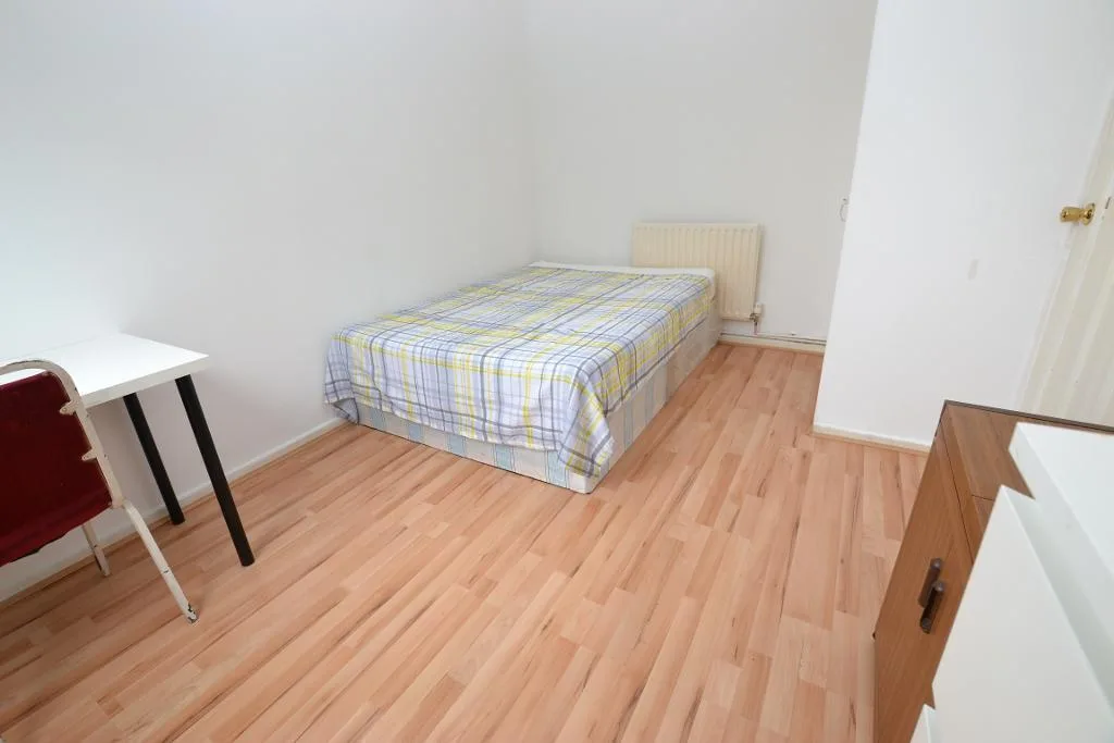 4 bedroom maisonette for rent