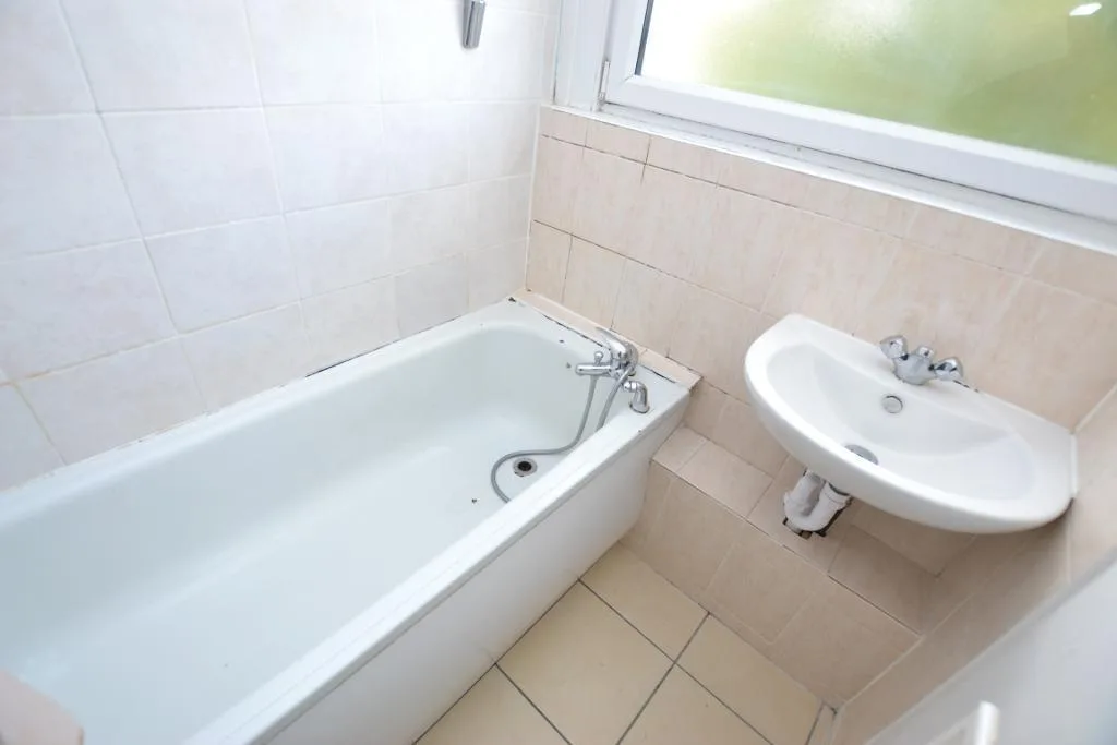 4 bedroom maisonette for rent