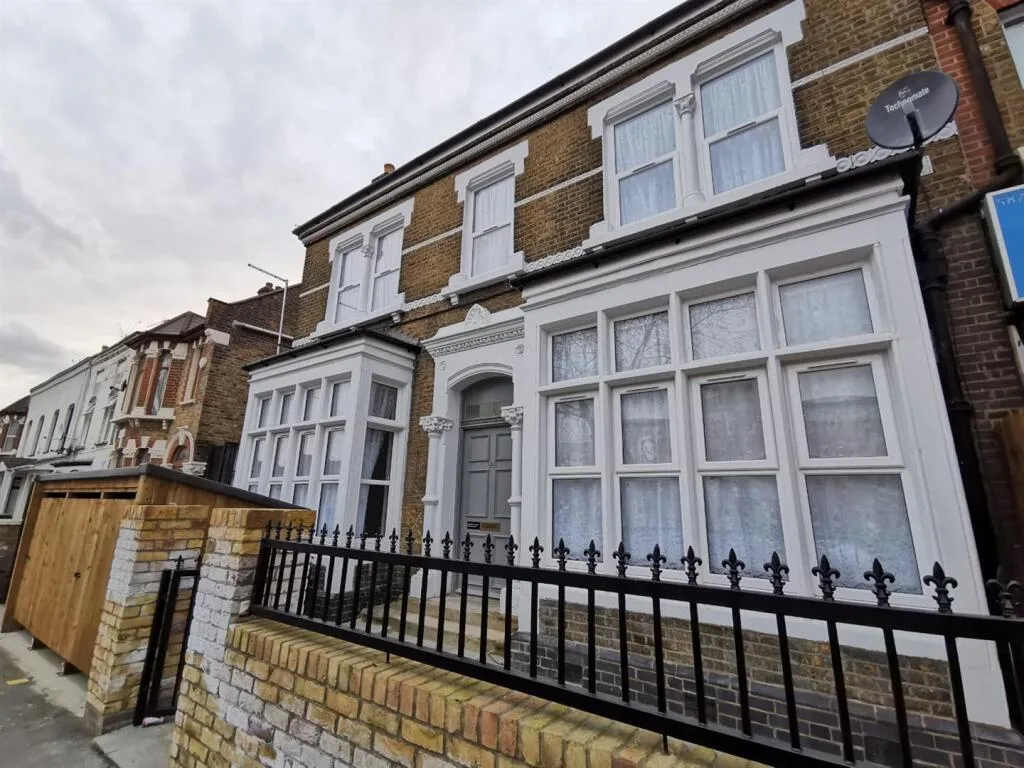 4 bedroom apartment for rent