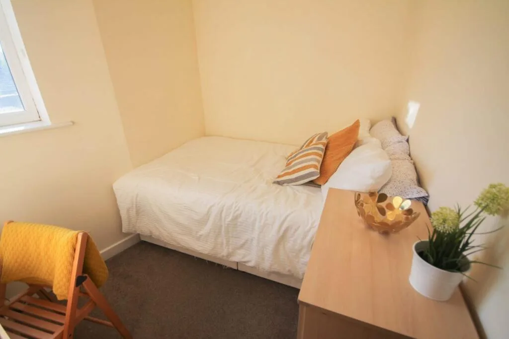 5 bedroom flat for rent