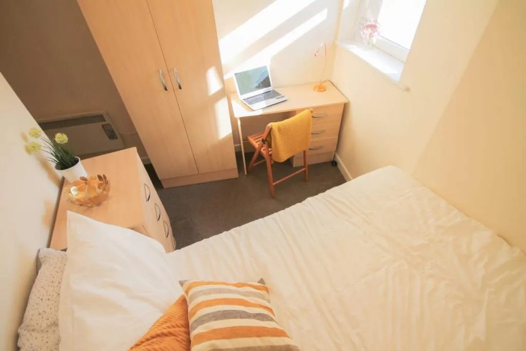 5 bedroom flat for rent