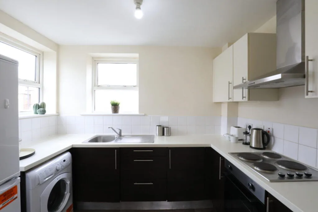 5 bedroom flat for rent