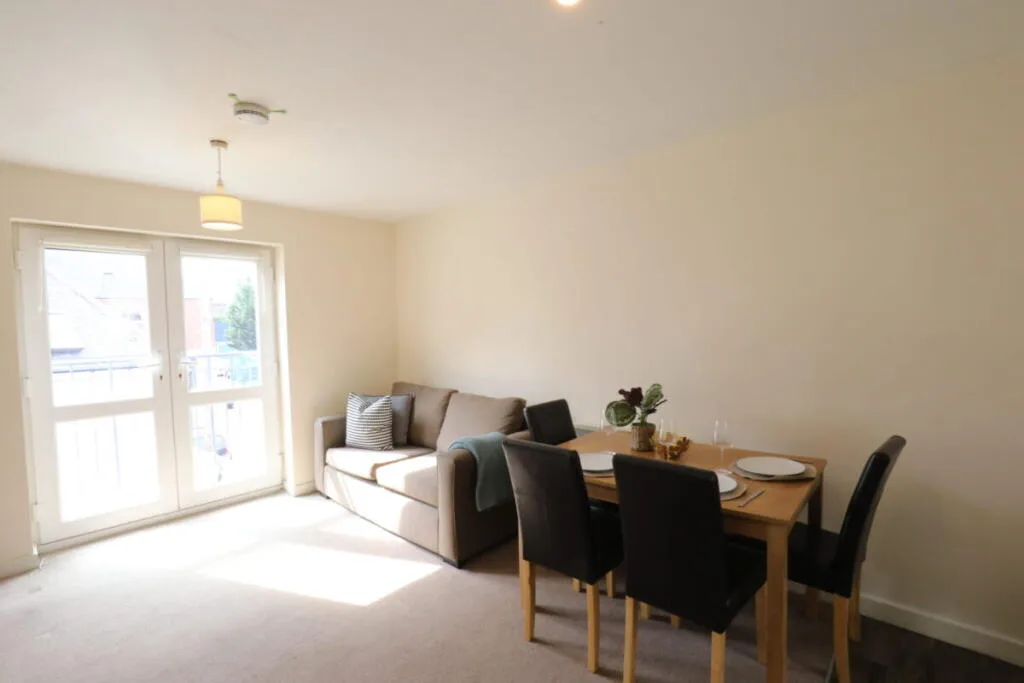 5 bedroom flat for rent