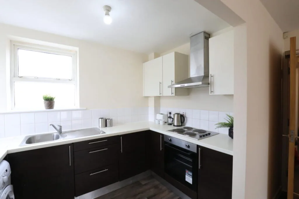 5 bedroom flat for rent