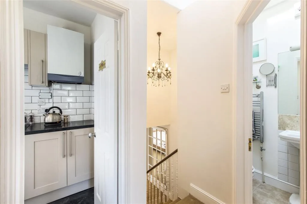 2 bedroom maisonette for rent