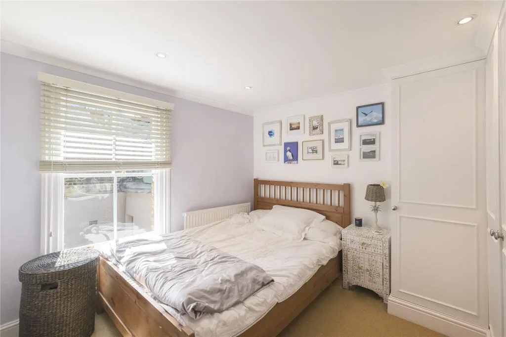 2 bedroom maisonette for rent