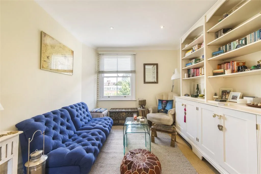 2 bedroom maisonette for rent
