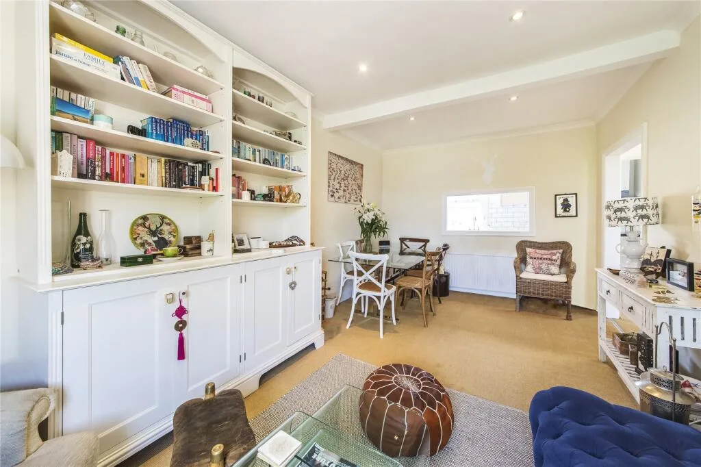 2 bedroom maisonette for rent