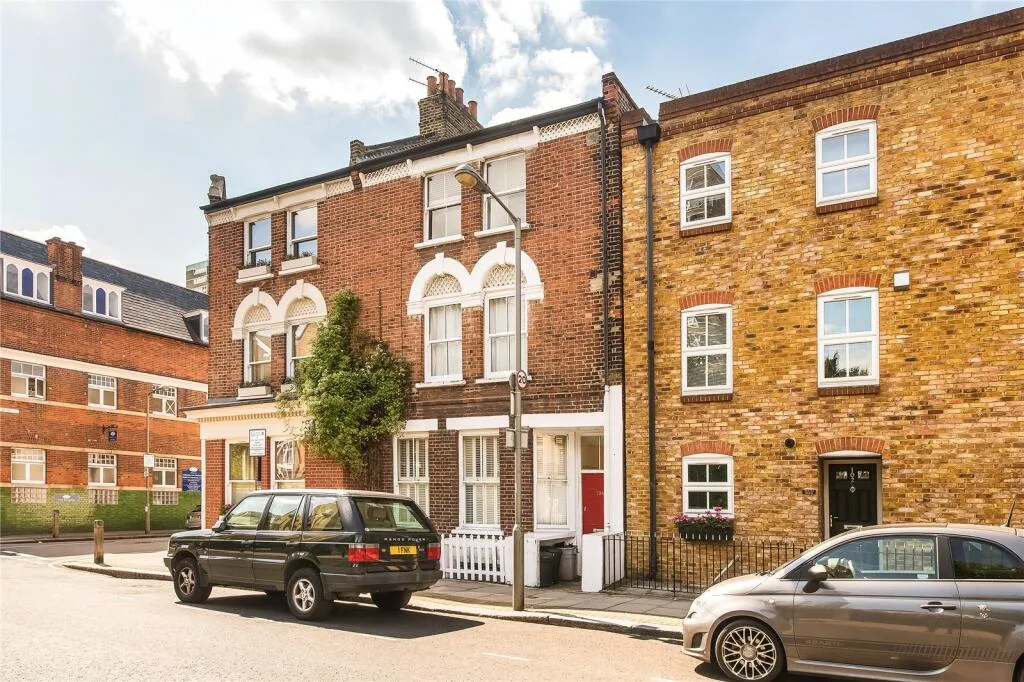 2 bedroom maisonette for rent