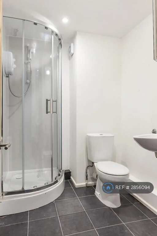 4 bedroom maisonette for rent