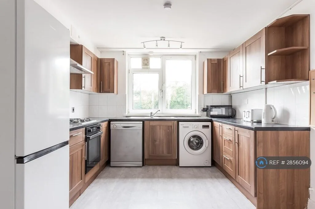 4 bedroom maisonette for rent