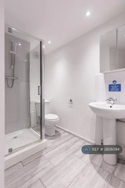 4 bedroom maisonette for rent
