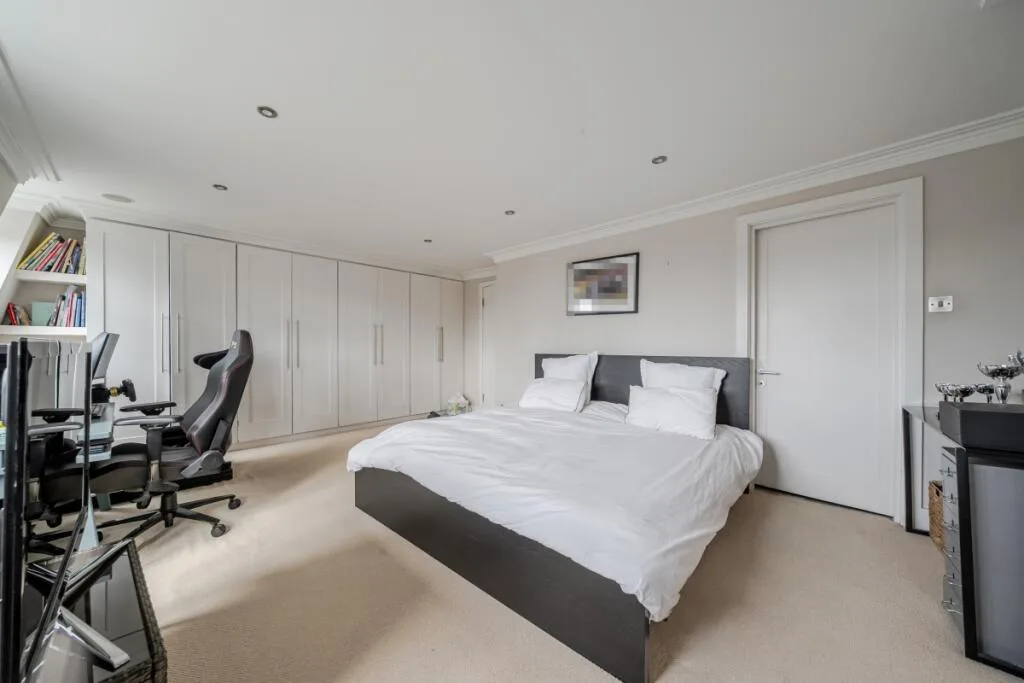 3 bedroom flat for rent