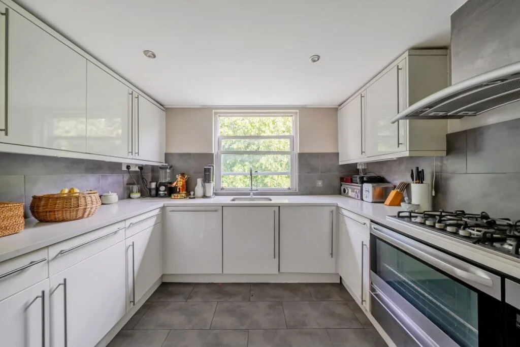 3 bedroom flat for rent
