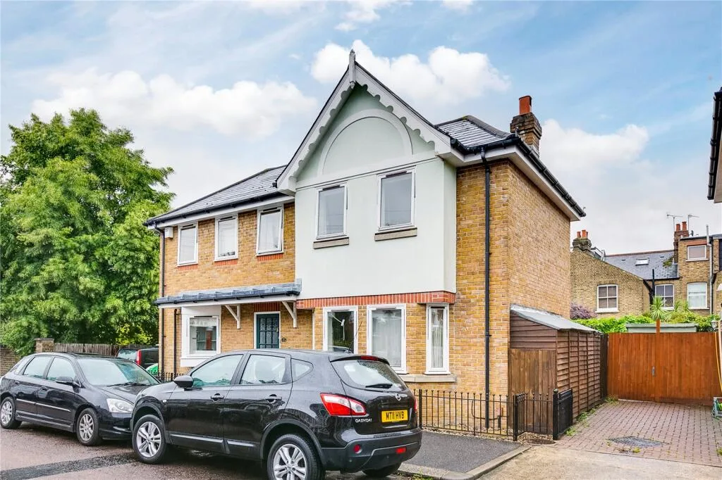 3 bedroom detached house for rent