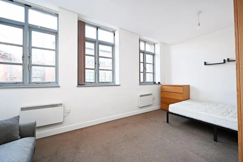 Studio flat for rent