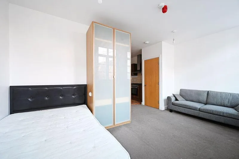 Studio flat for rent
