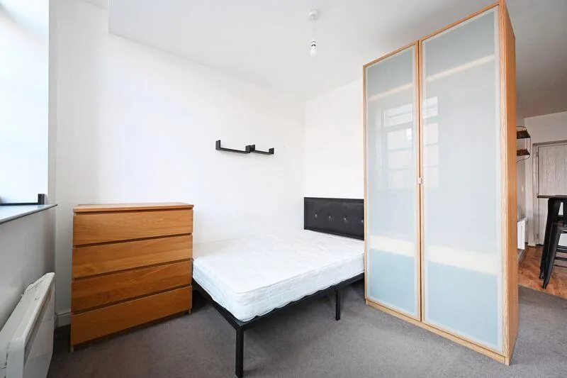 Studio flat for rent