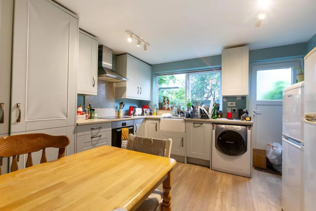 4 bedroom apartment for rent