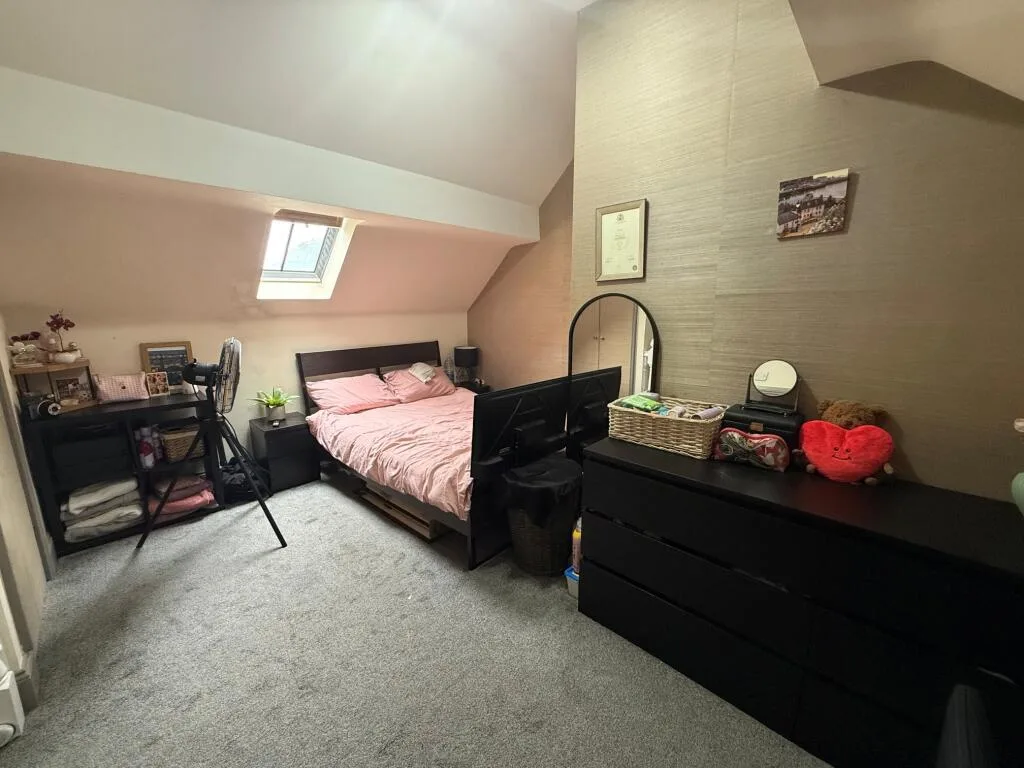 2 bedroom maisonette for rent