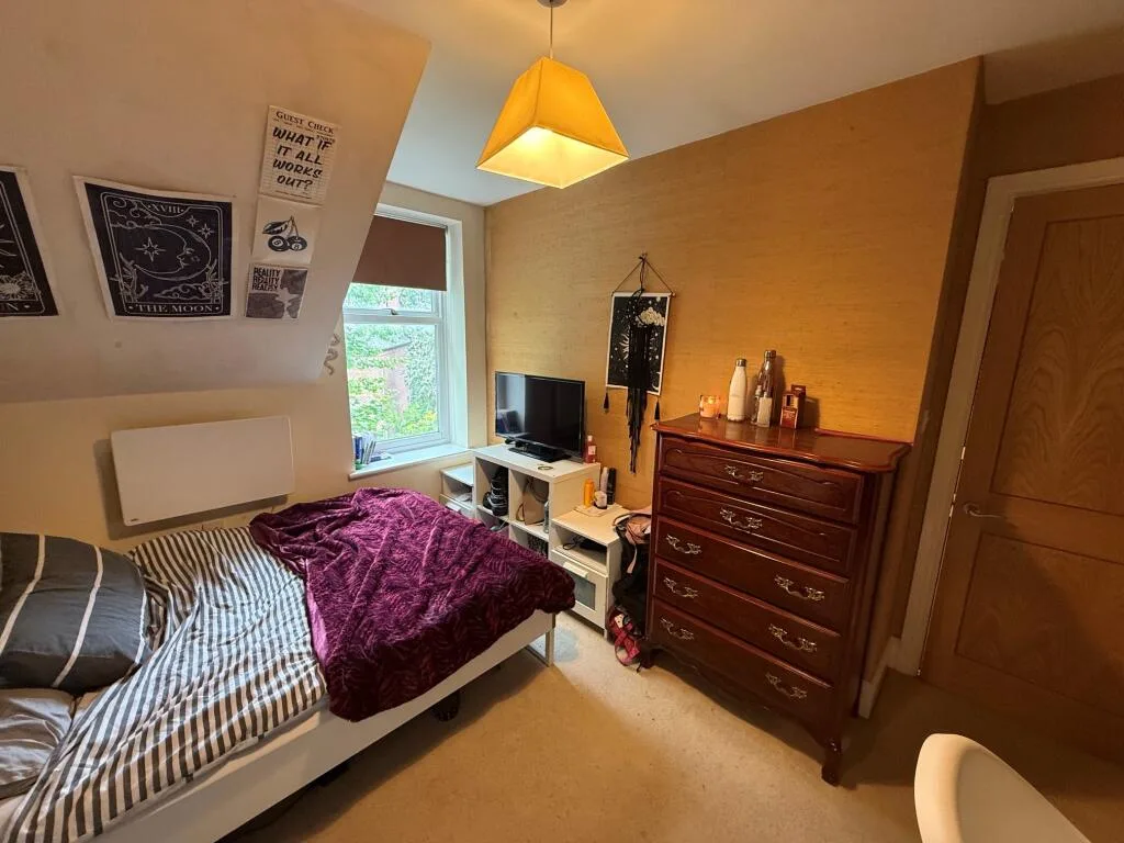 2 bedroom maisonette for rent
