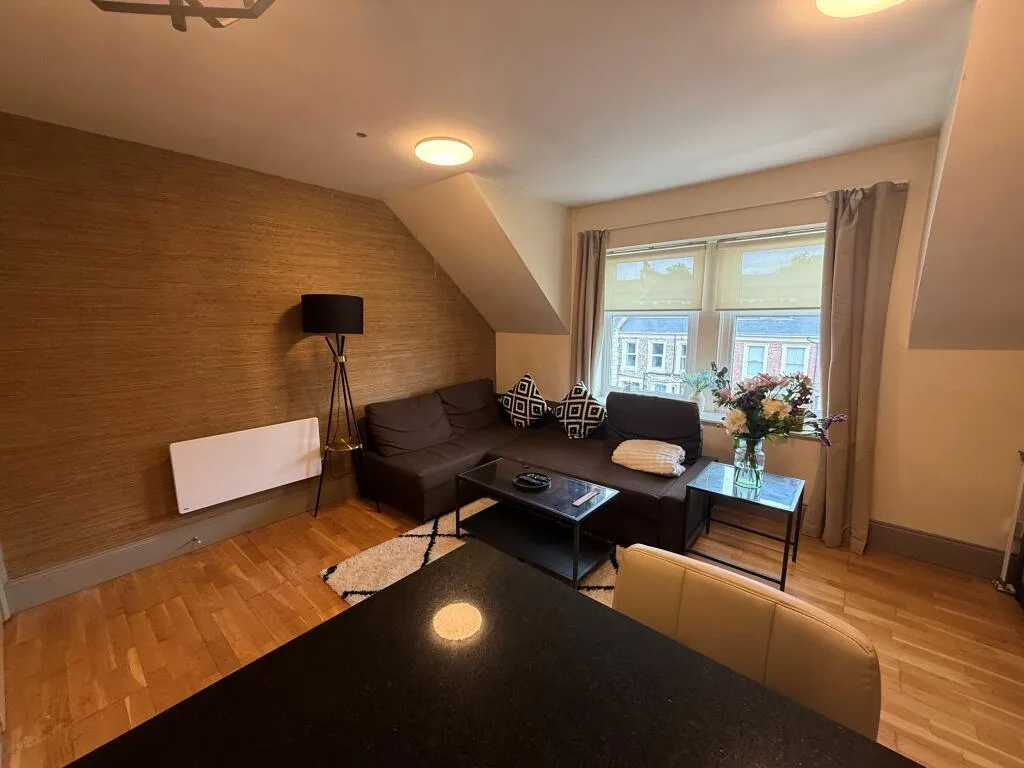 2 bedroom maisonette for rent