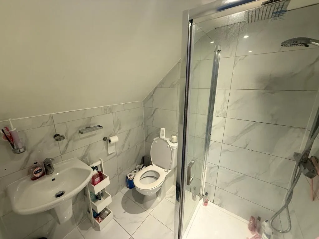 2 bedroom maisonette for rent