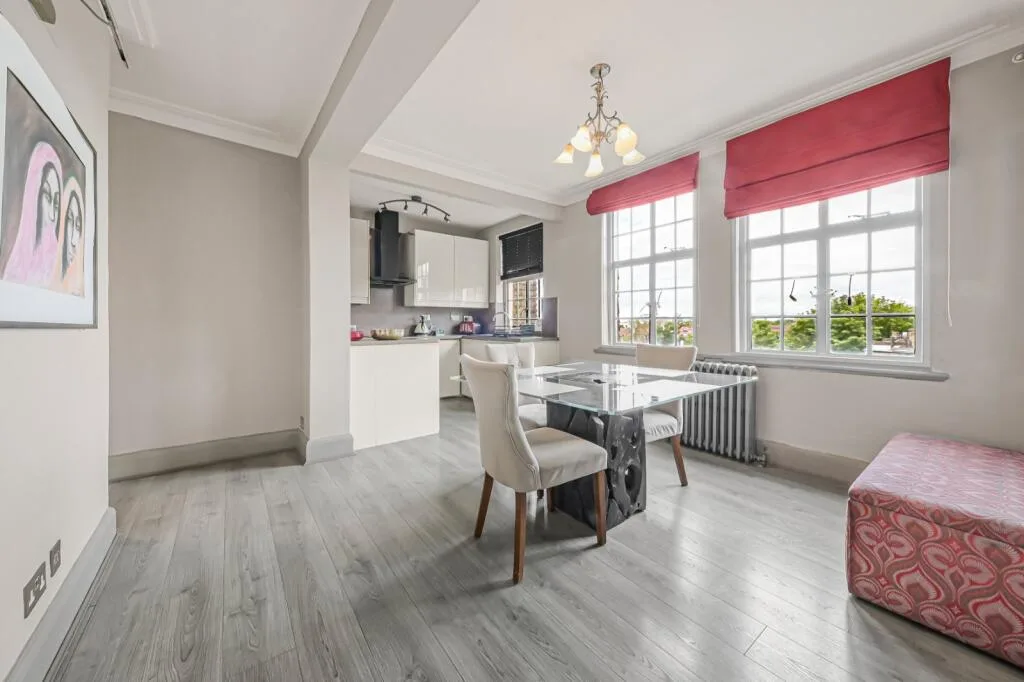 3 bedroom flat for rent