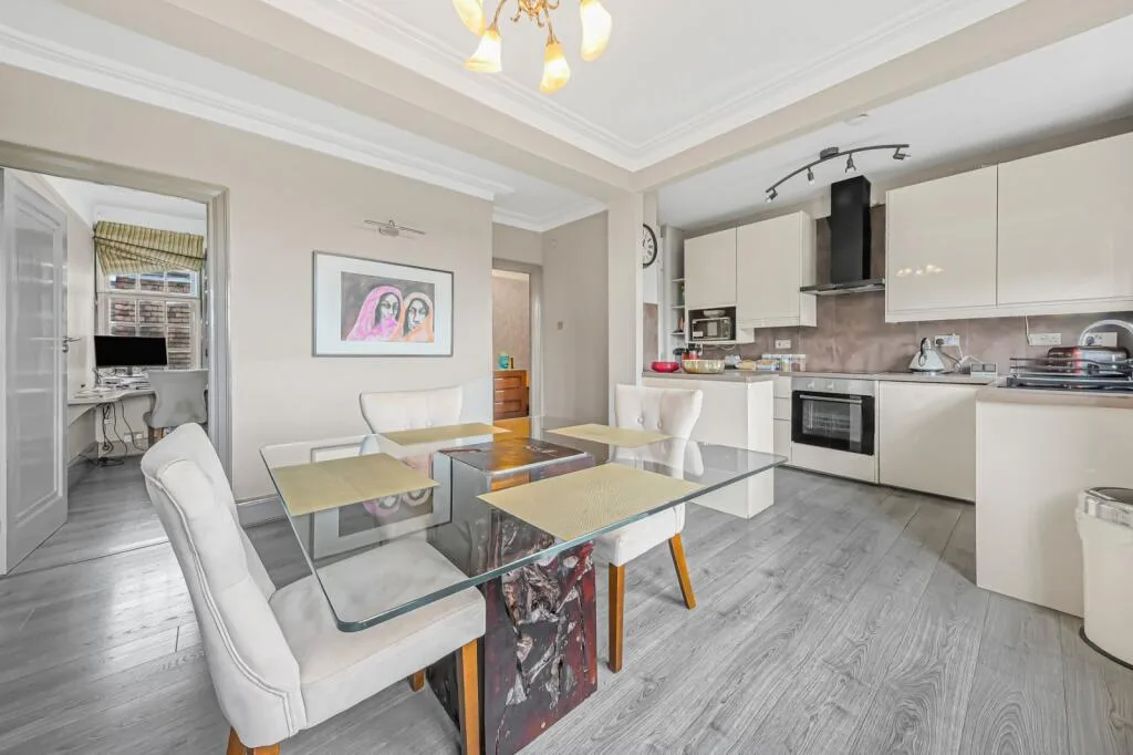 3 bedroom flat for rent