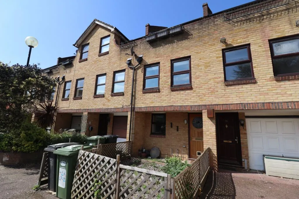 2 bedroom house for rent