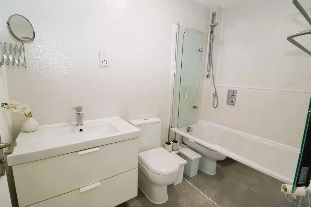 2 bedroom house for rent