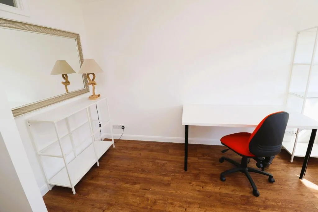 2 bedroom house for rent