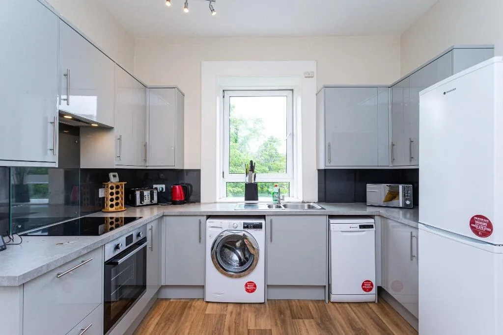 5 bedroom flat for rent
