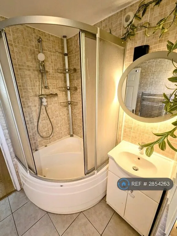 1 bedroom flat share for rent