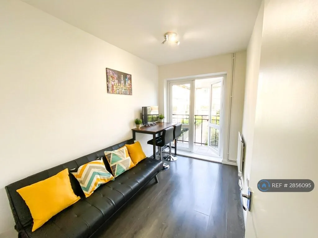 4 bedroom flat for rent