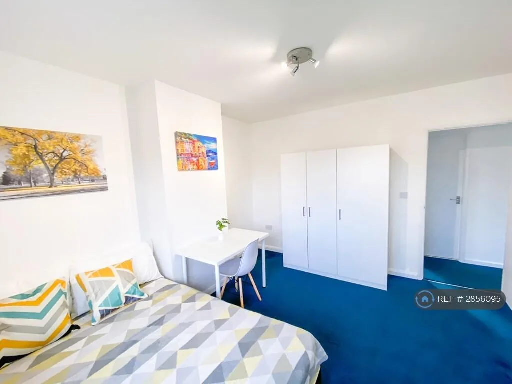4 bedroom flat for rent
