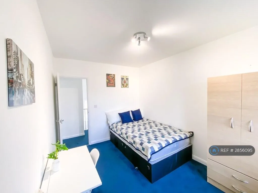 4 bedroom flat for rent
