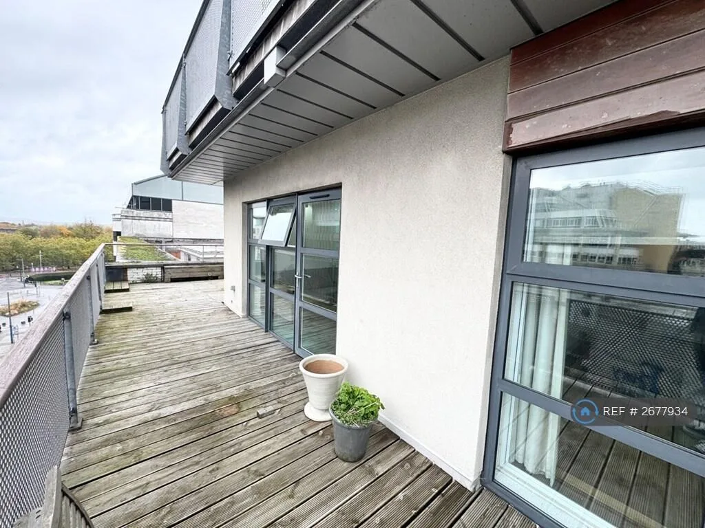 2 bedroom penthouse for rent