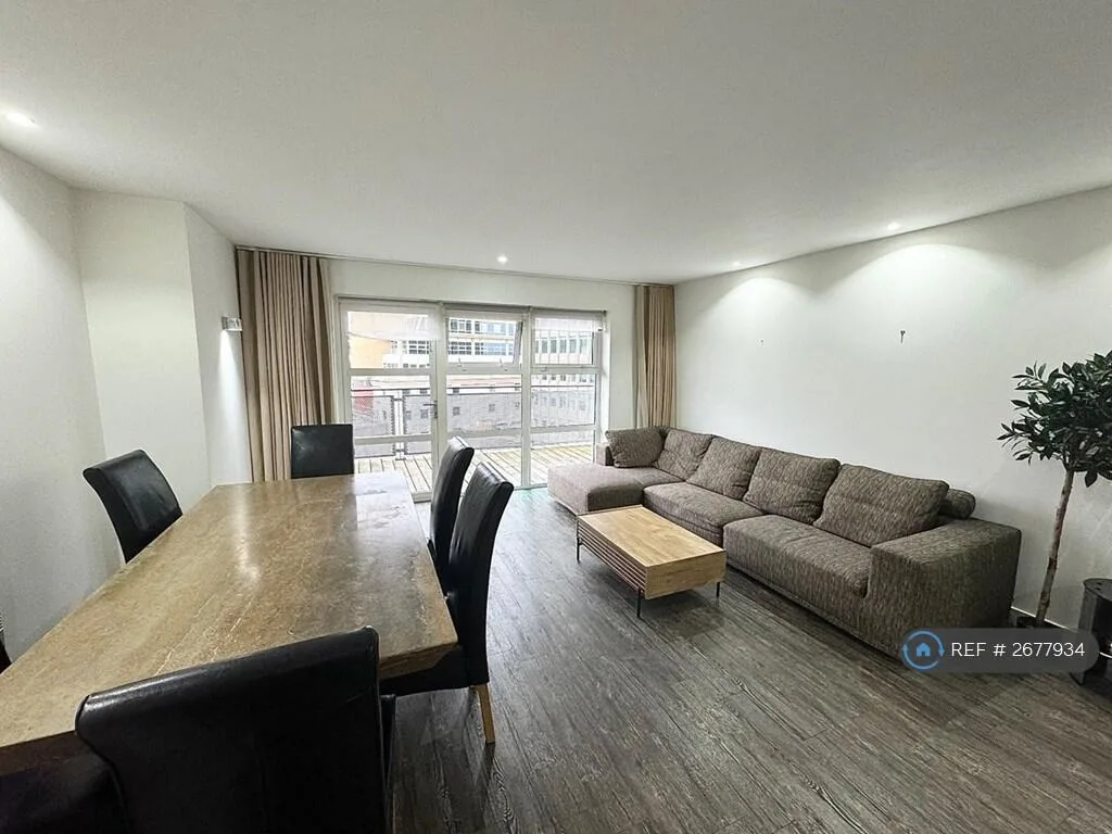 2 bedroom penthouse for rent