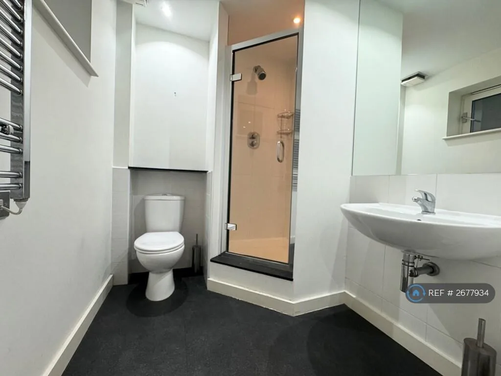 2 bedroom penthouse for rent