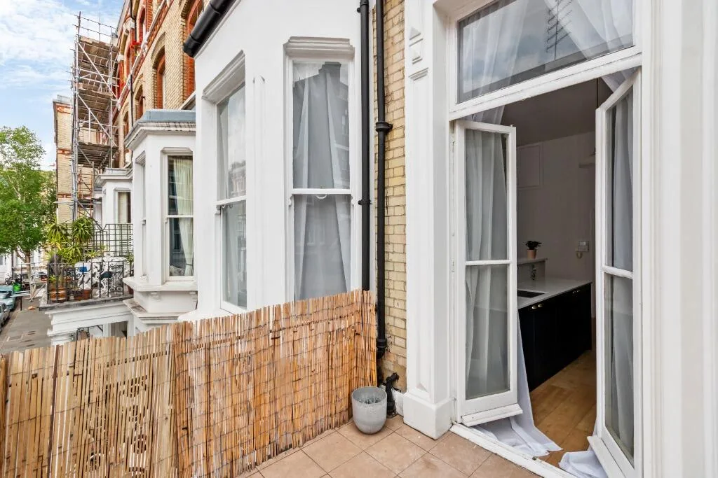 Studio flat for rent