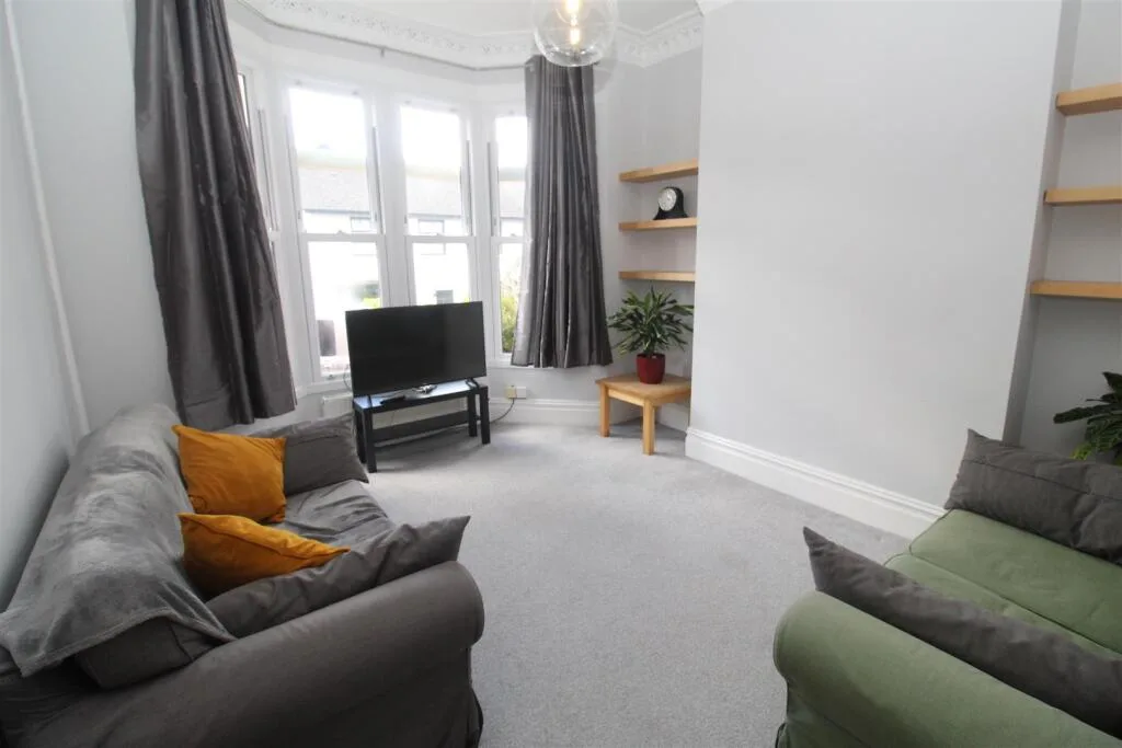 1 bedroom house for rent