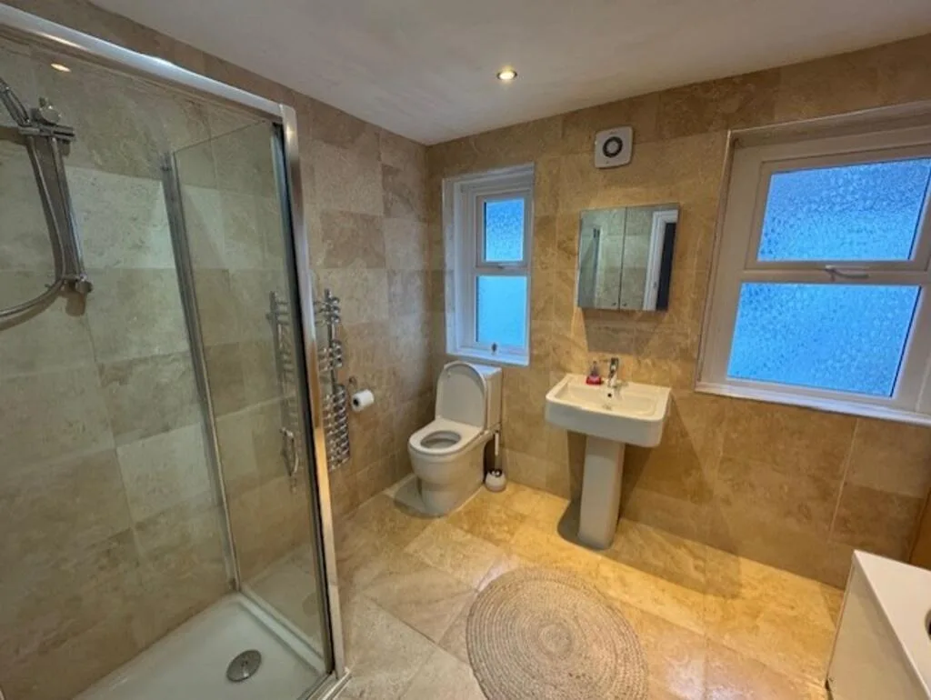 3 bedroom flat for rent