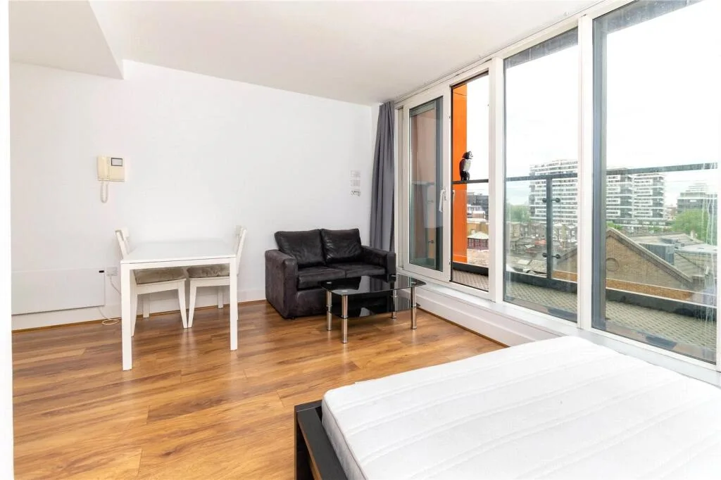 Studio flat for rent
