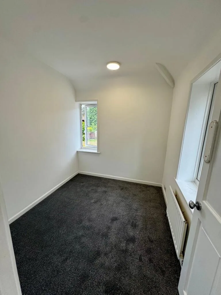 3 bedroom end of terrace house for rent