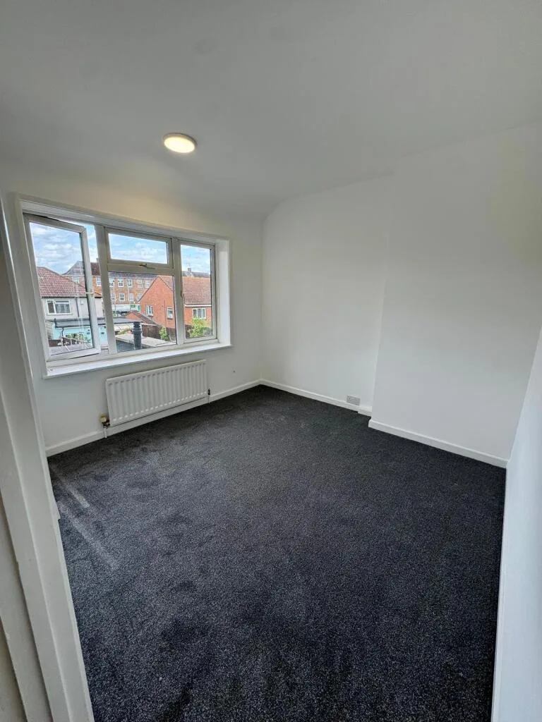 3 bedroom end of terrace house for rent