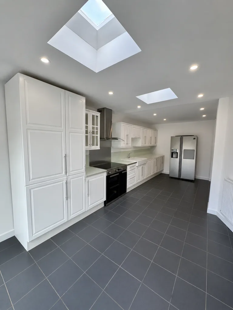 3 bedroom end of terrace house for rent