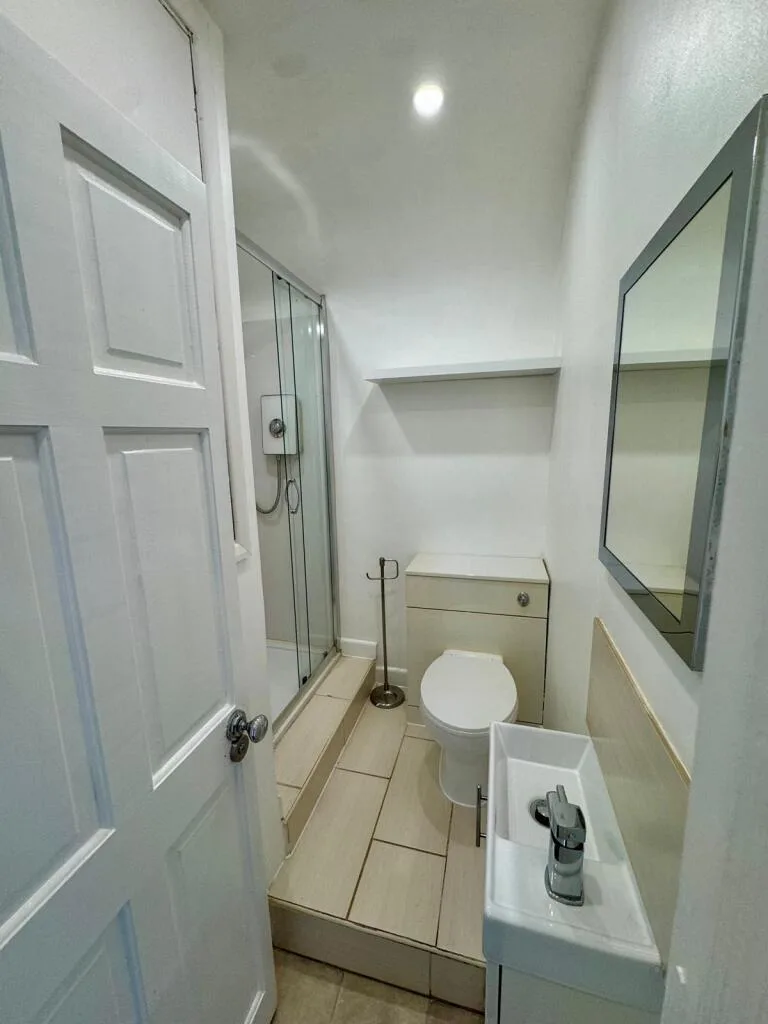 3 bedroom end of terrace house for rent