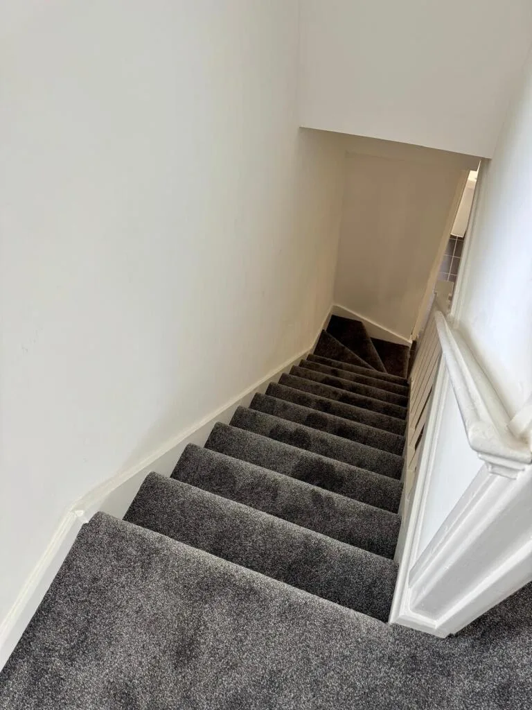 3 bedroom end of terrace house for rent